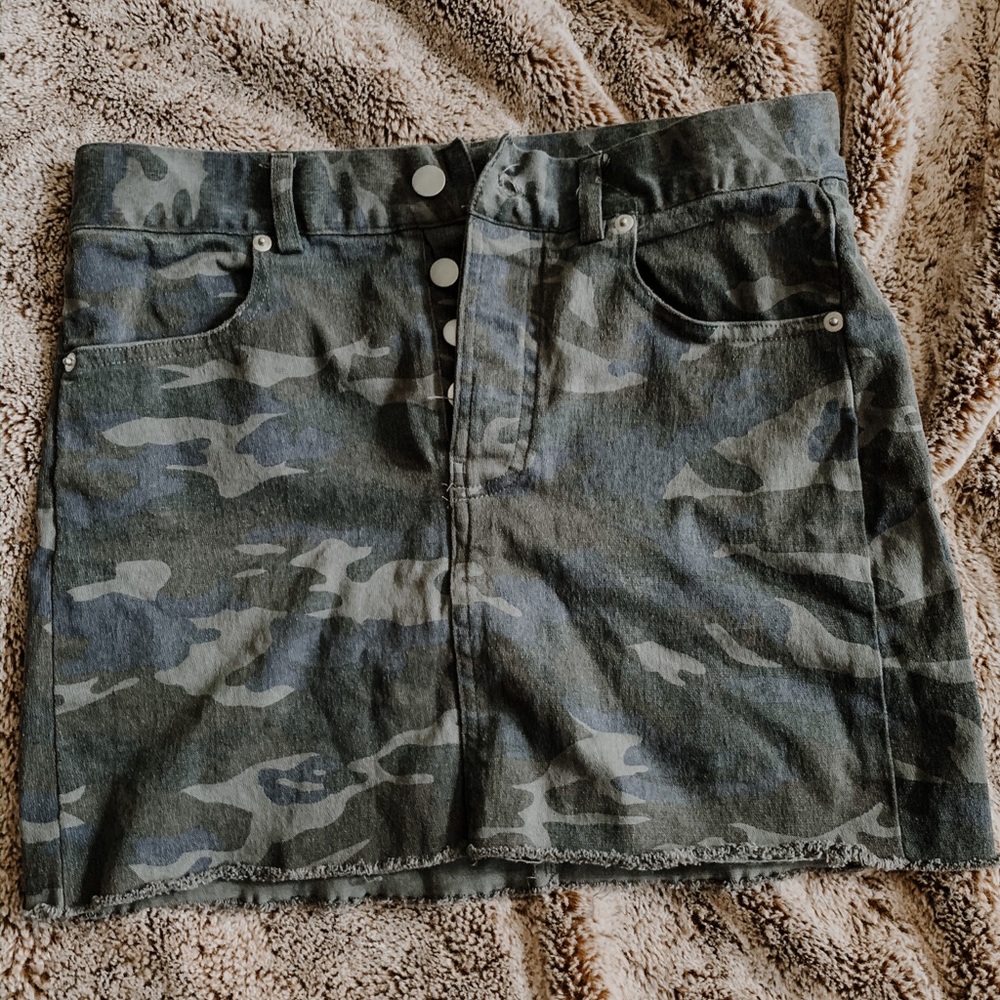 Camo stretchy denim midi skirt
